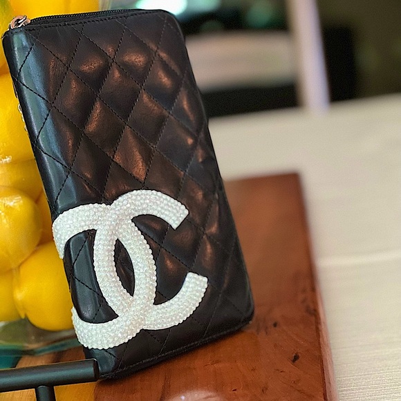 Traded CHANEL Swarovski 🤩 Crystal strassed clutch - Picture 11 of 16